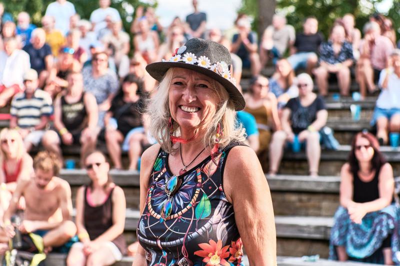 Návštěvnice festivalu Hanácký Woodstock