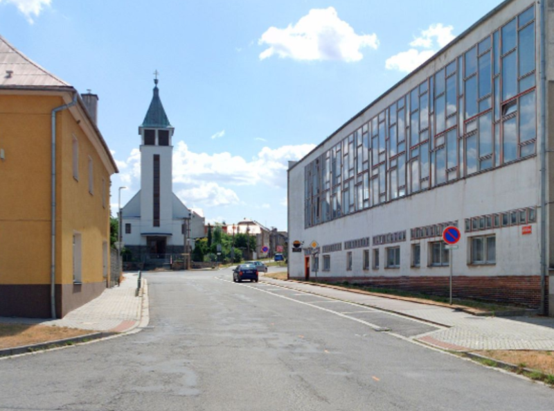 Snímek ulice Svésedlická ve Velké Bystřici